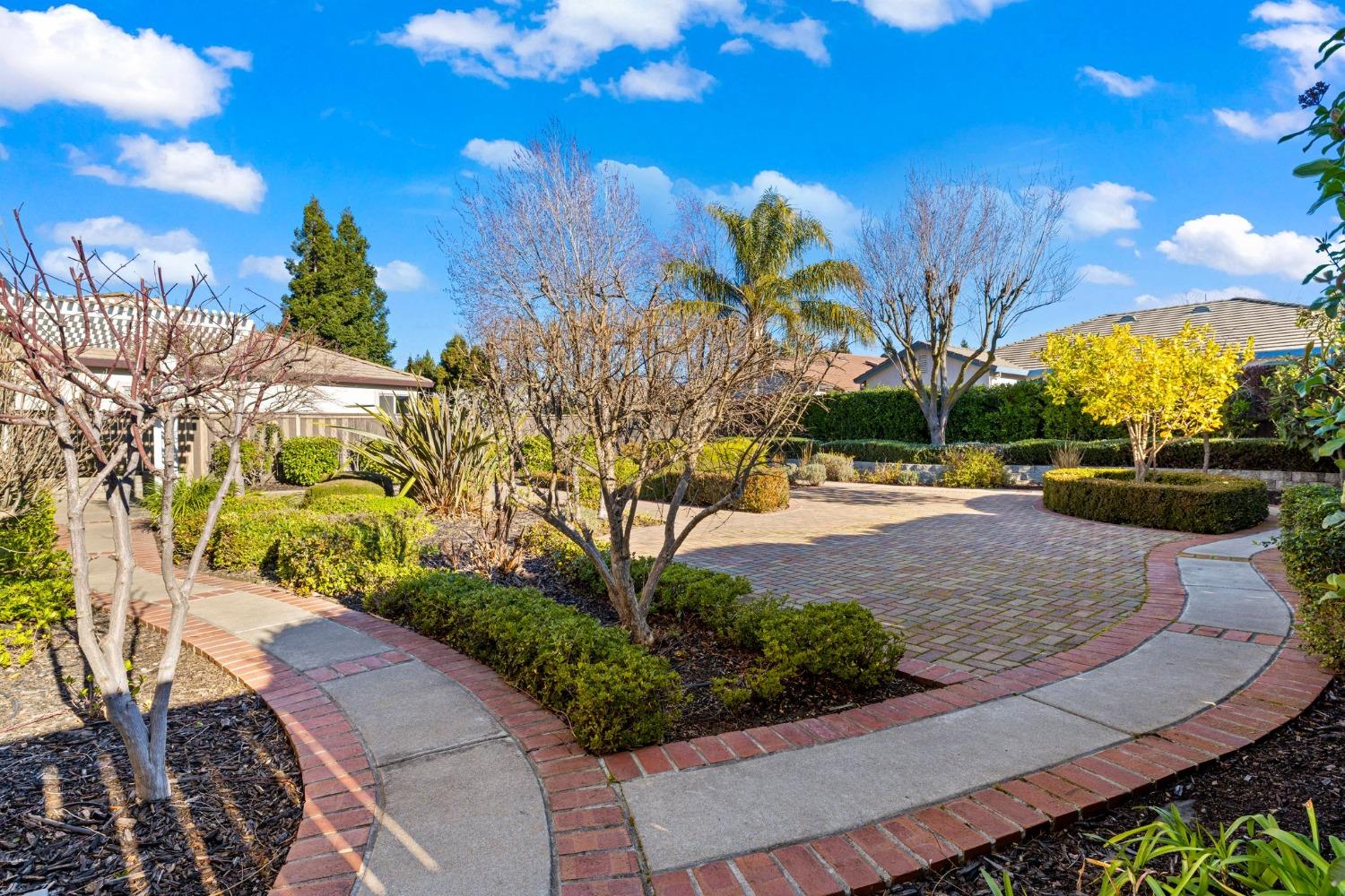 2716 Robinson Creek Lane