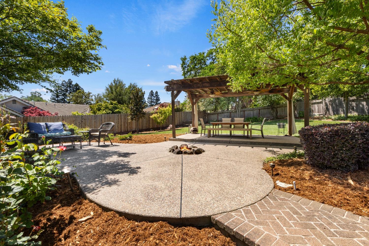 1890 Ridgeview Drive