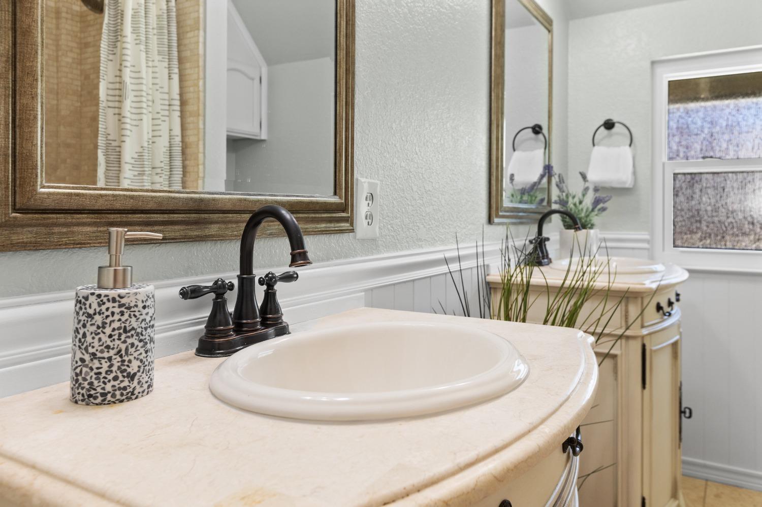 1890 Ridgeview Drive