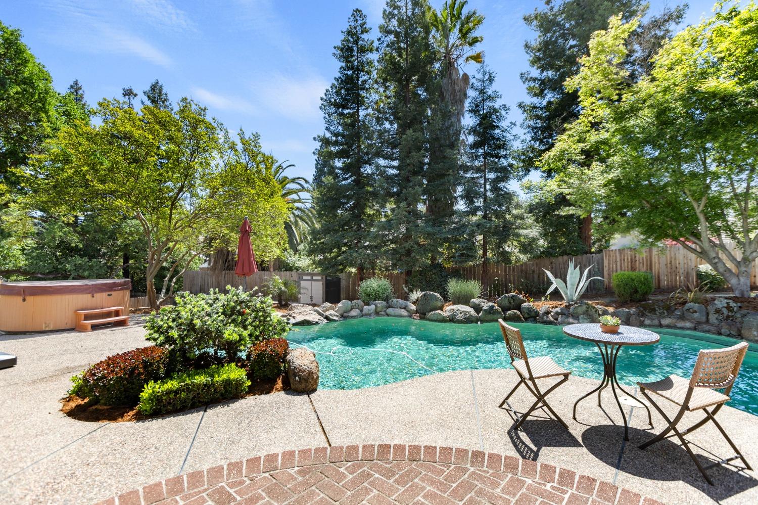 1890 Ridgeview Drive