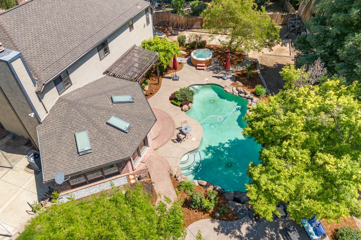 1890 Ridgeview Drive