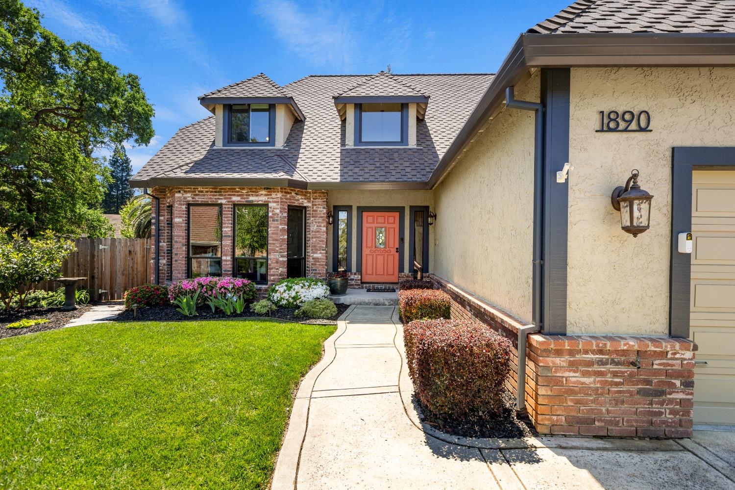 1890 Ridgeview Drive