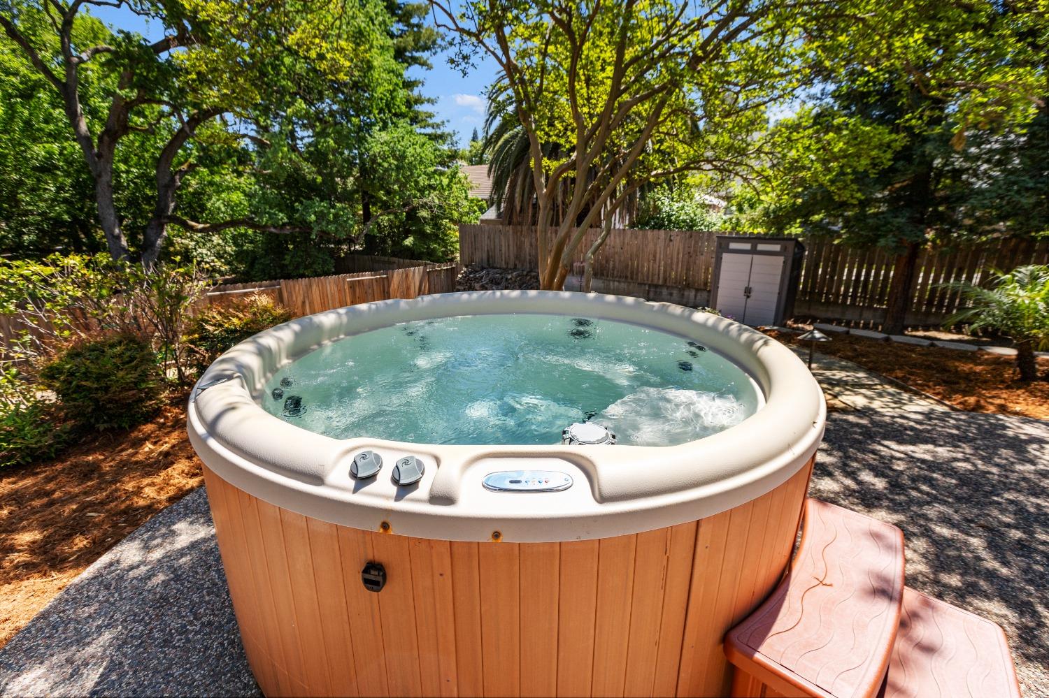 1890 Ridgeview Drive