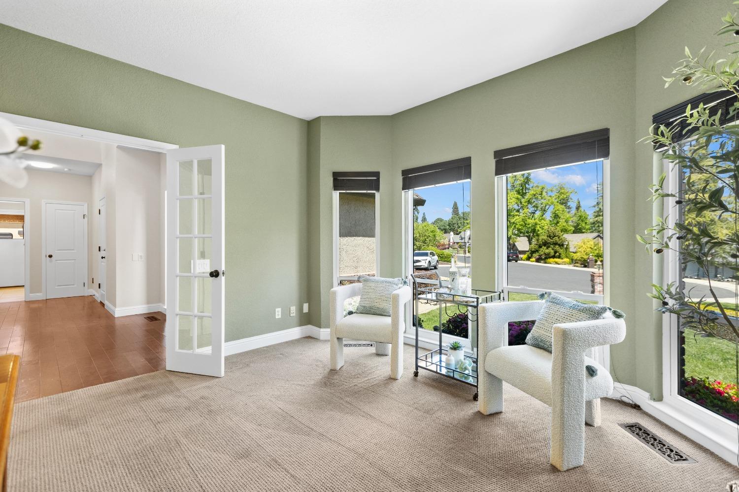 1890 Ridgeview Drive