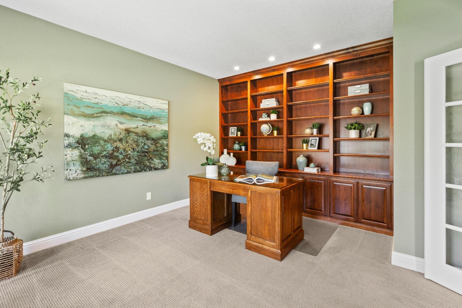 1890 Ridgeview Drive