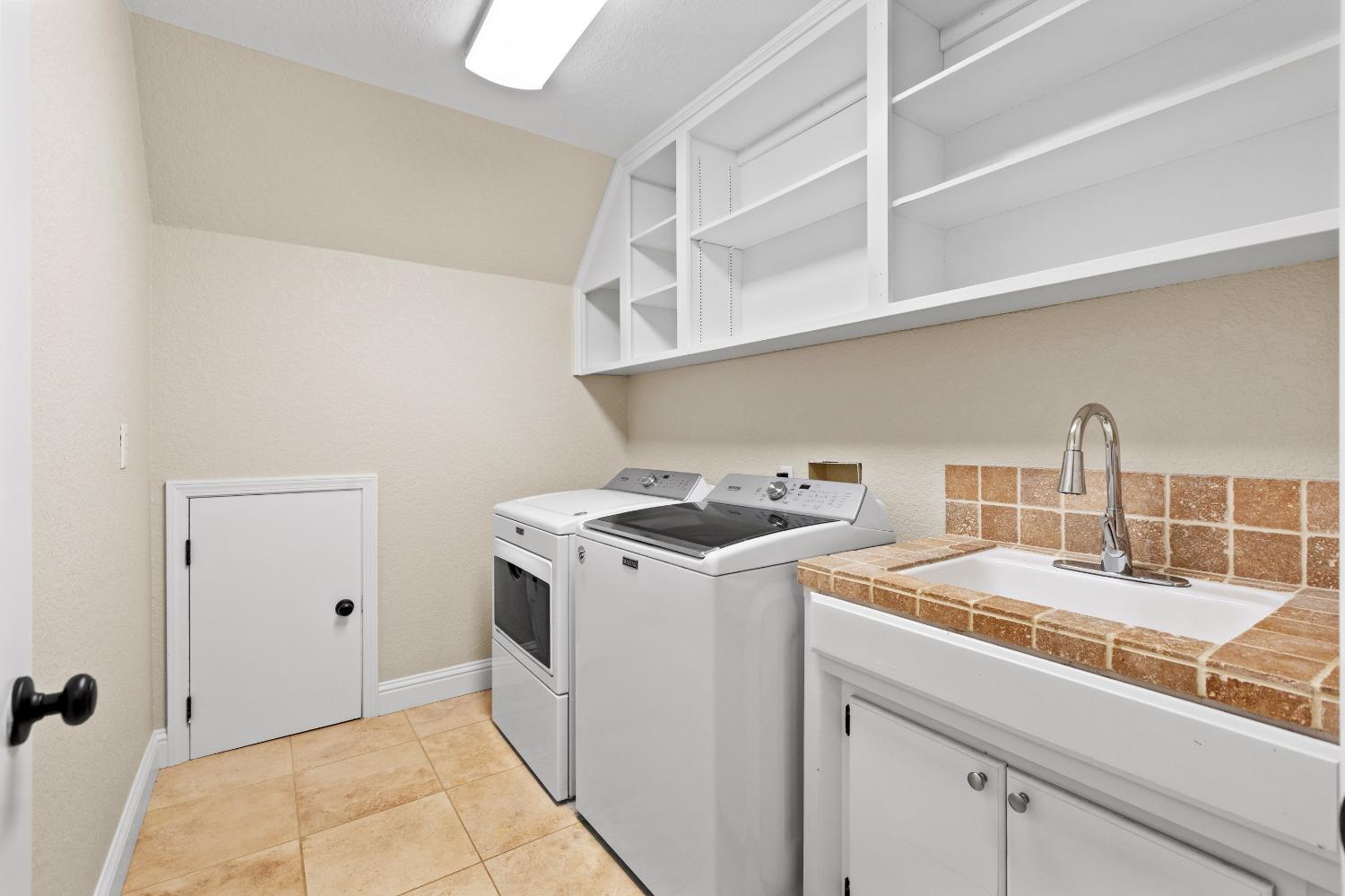 1890 Ridgeview Drive