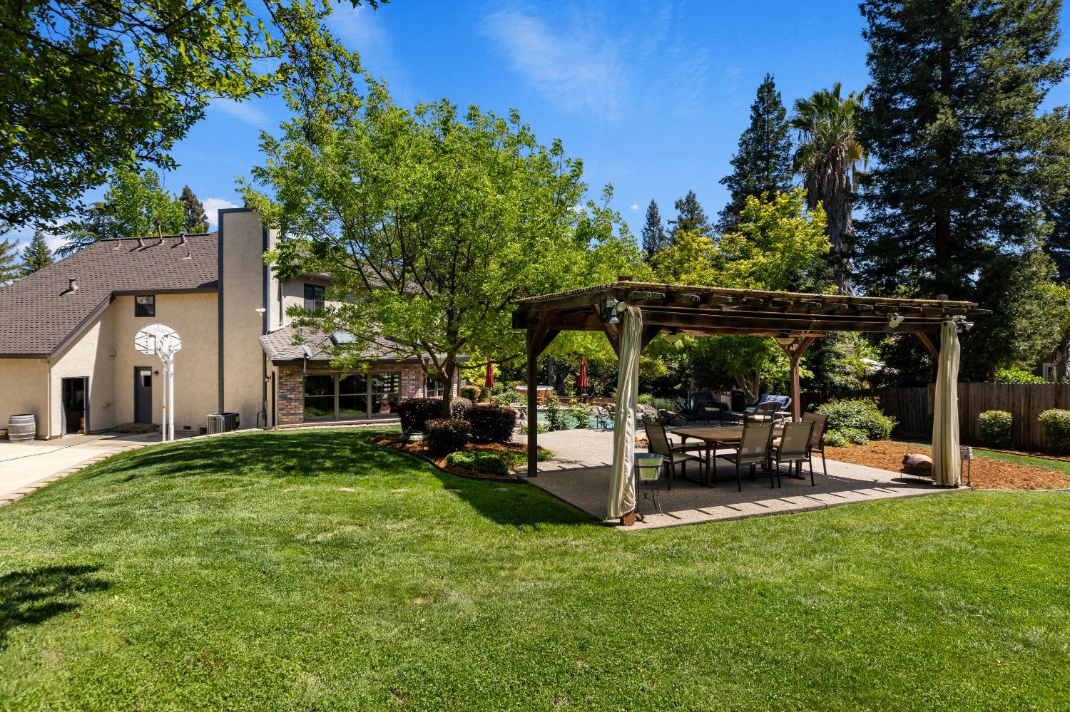 1890 Ridgeview Drive