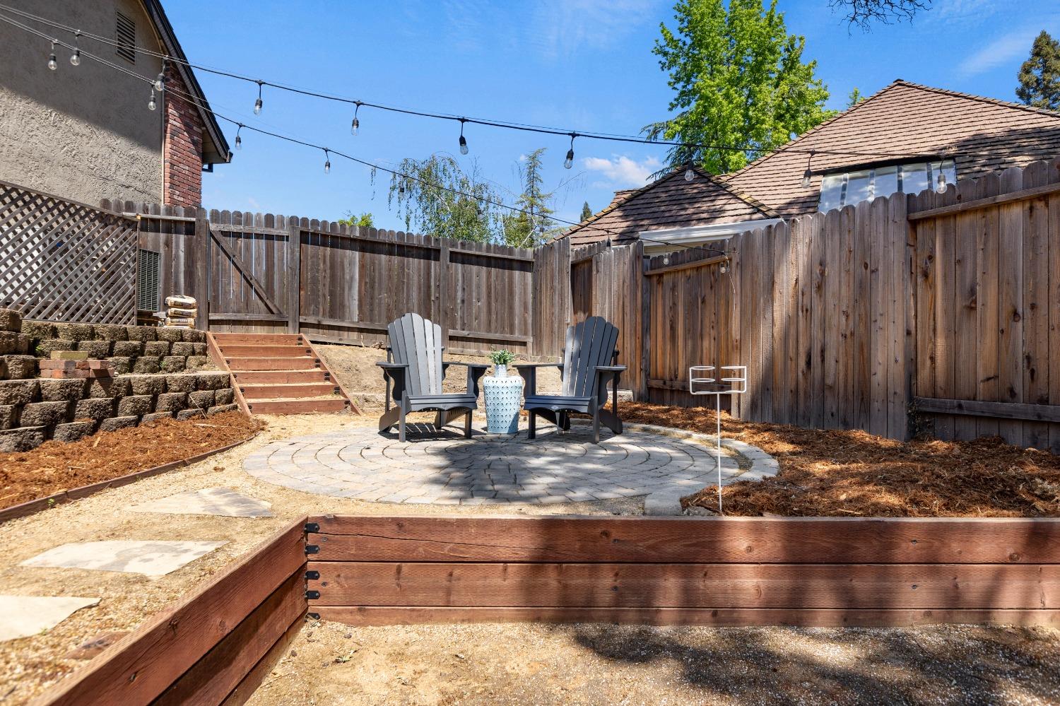 1890 Ridgeview Drive