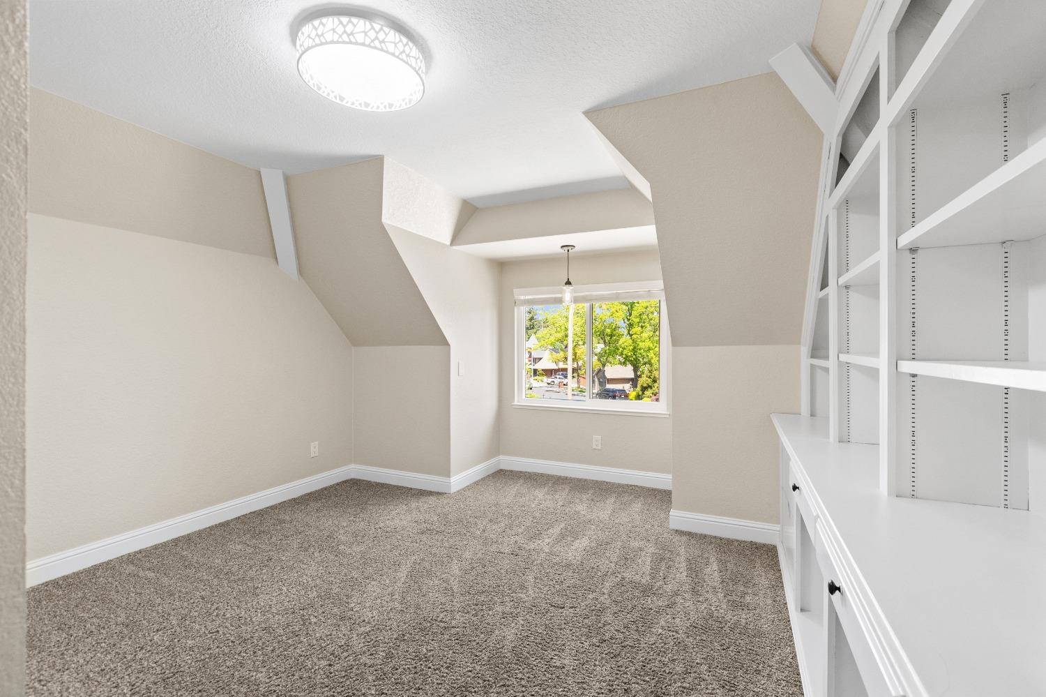 1890 Ridgeview Drive