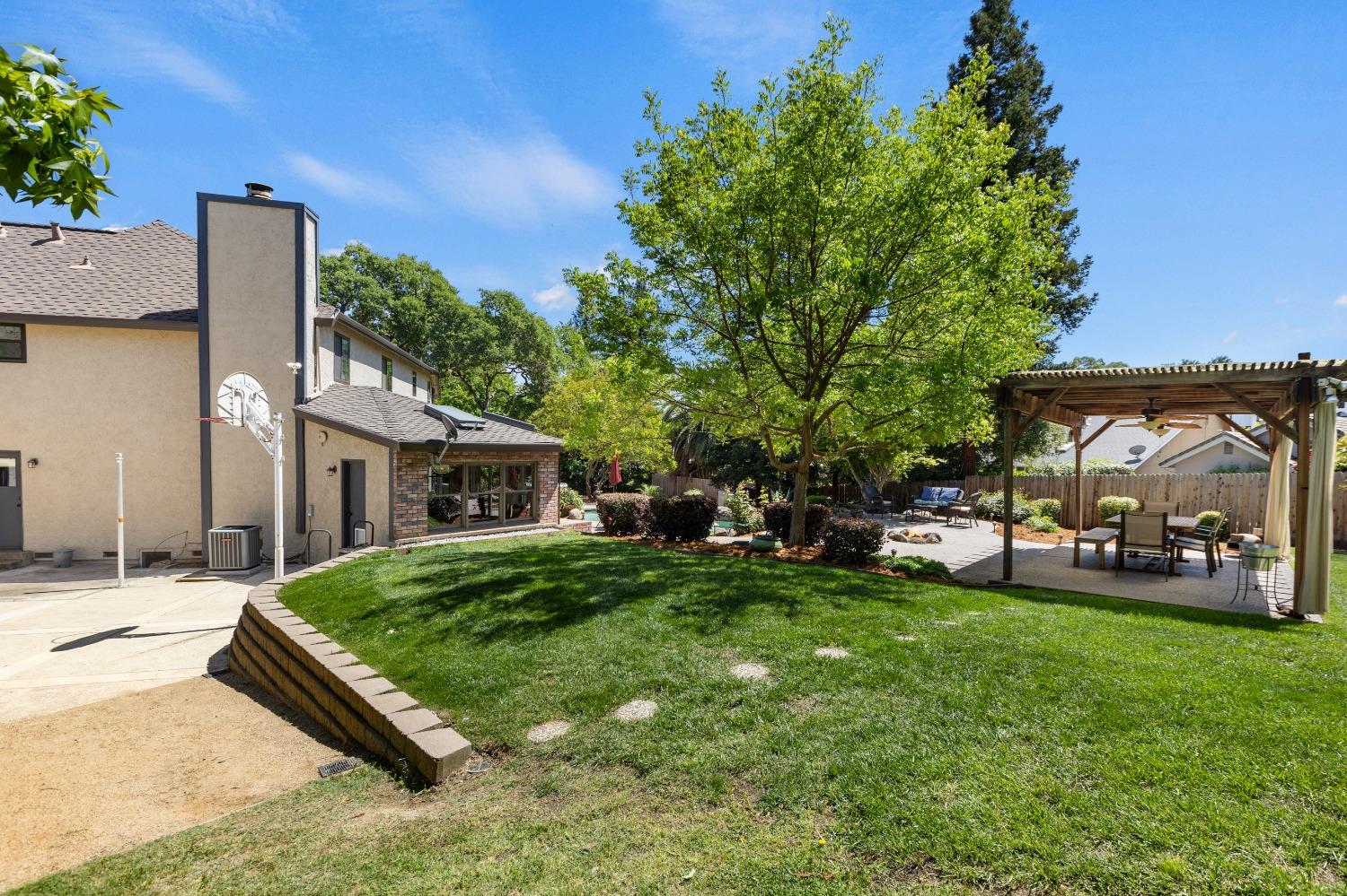 1890 Ridgeview Drive