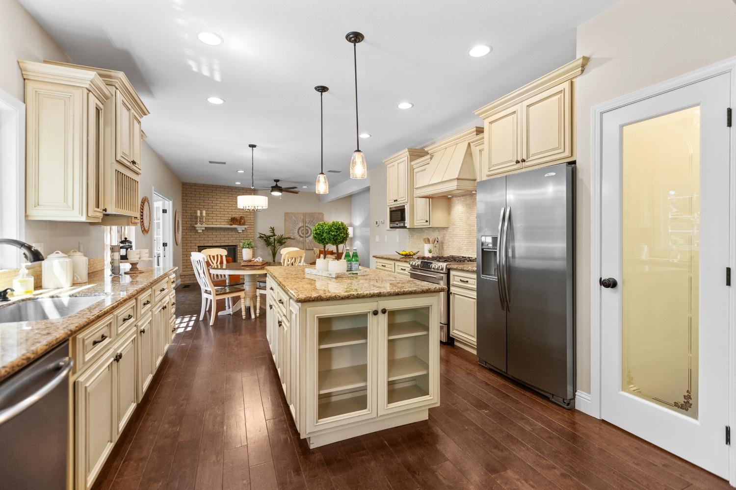 1890 Ridgeview Drive