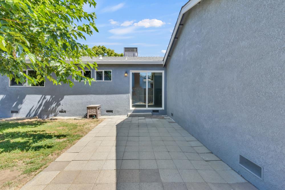 3556 Day Avenue