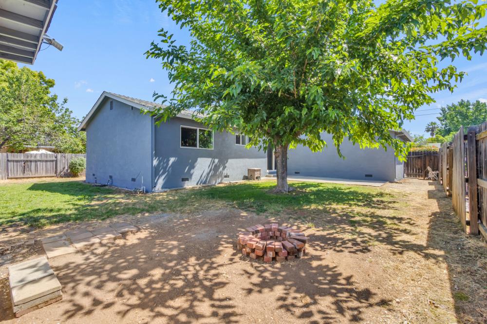 3556 Day Avenue