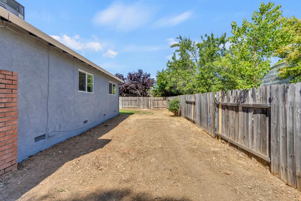 3556 Day Avenue