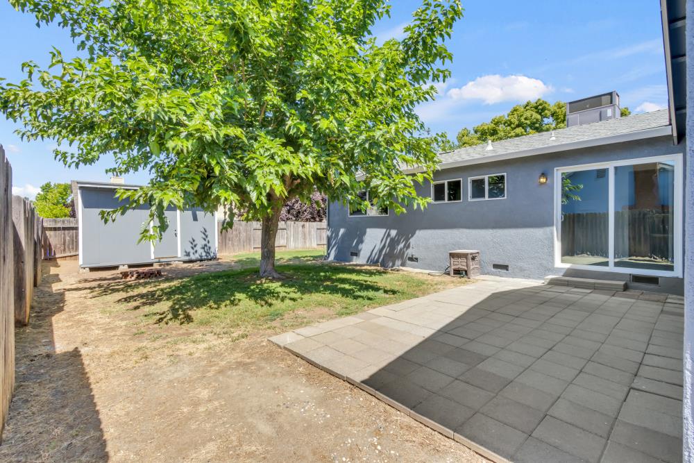 3556 Day Avenue