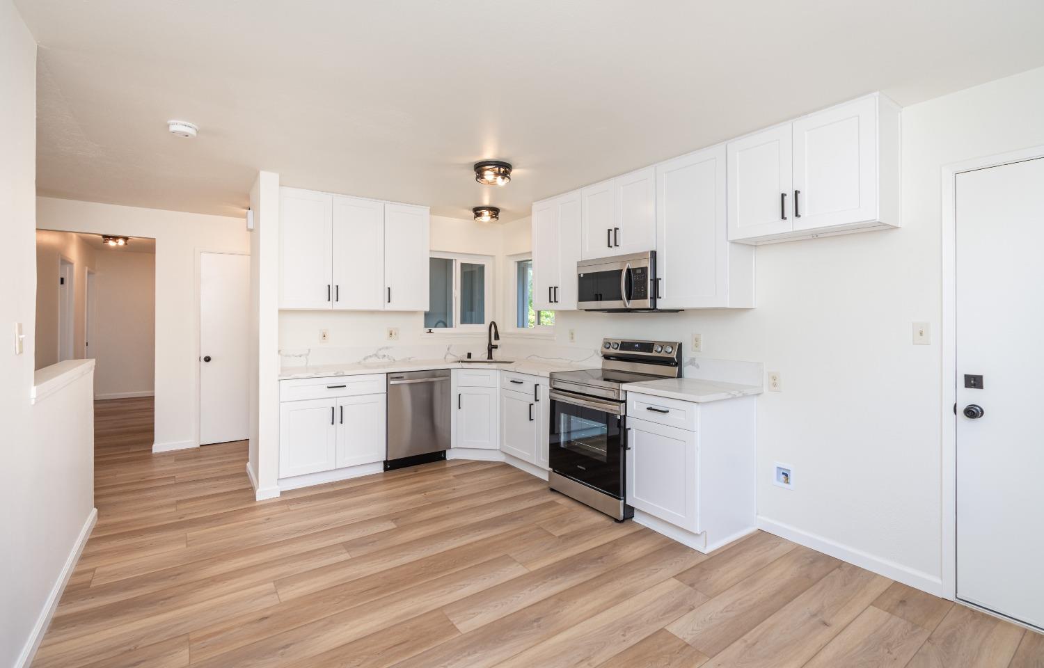 5039 Dingman Circle