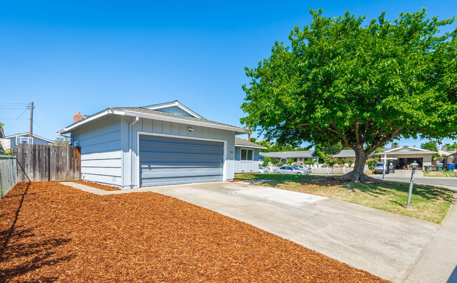 5039 Dingman Circle