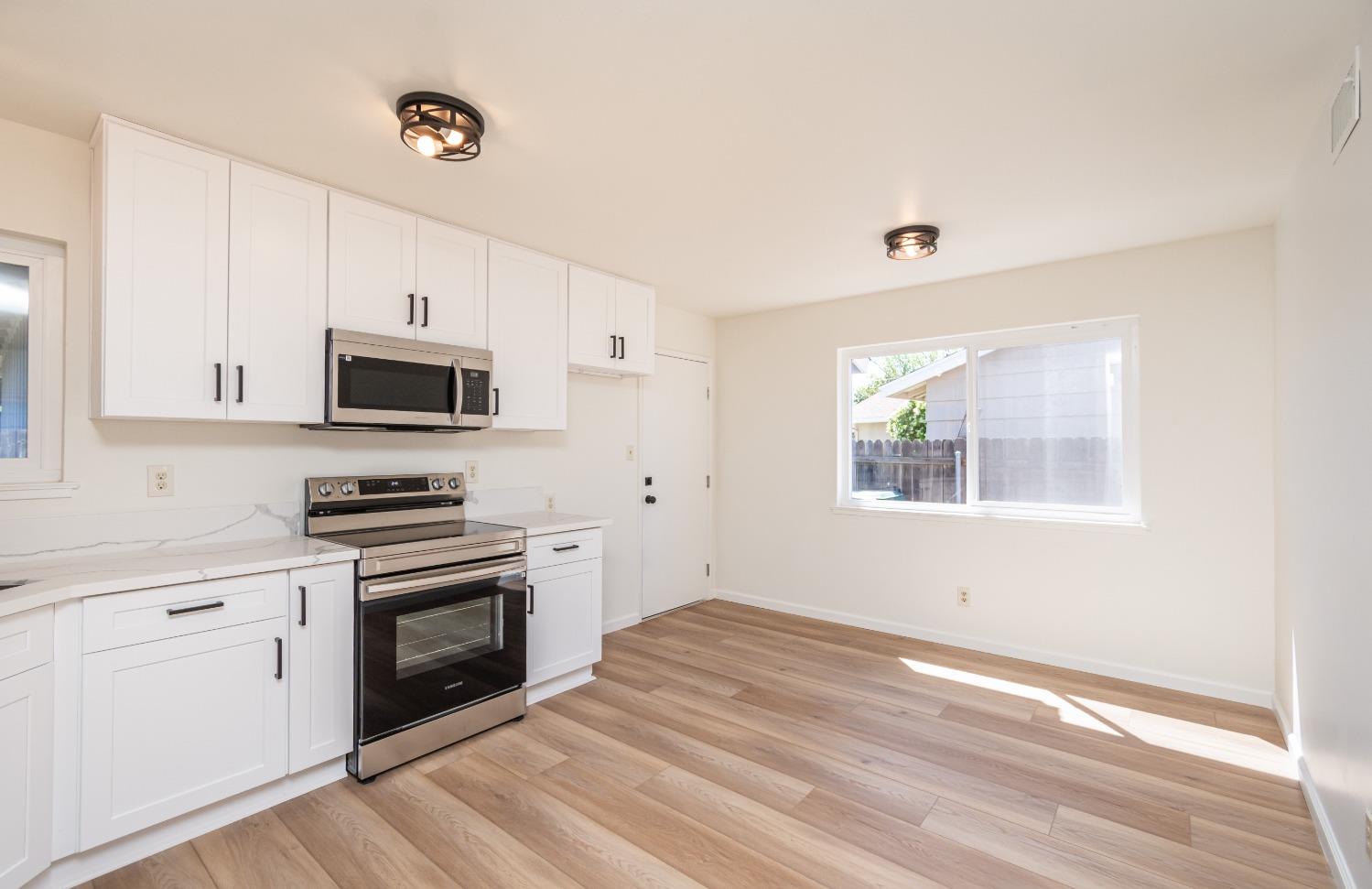 5039 Dingman Circle