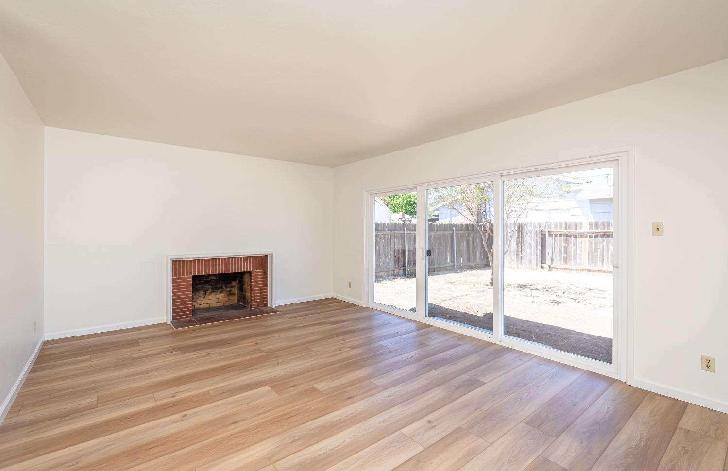 5039 Dingman Circle