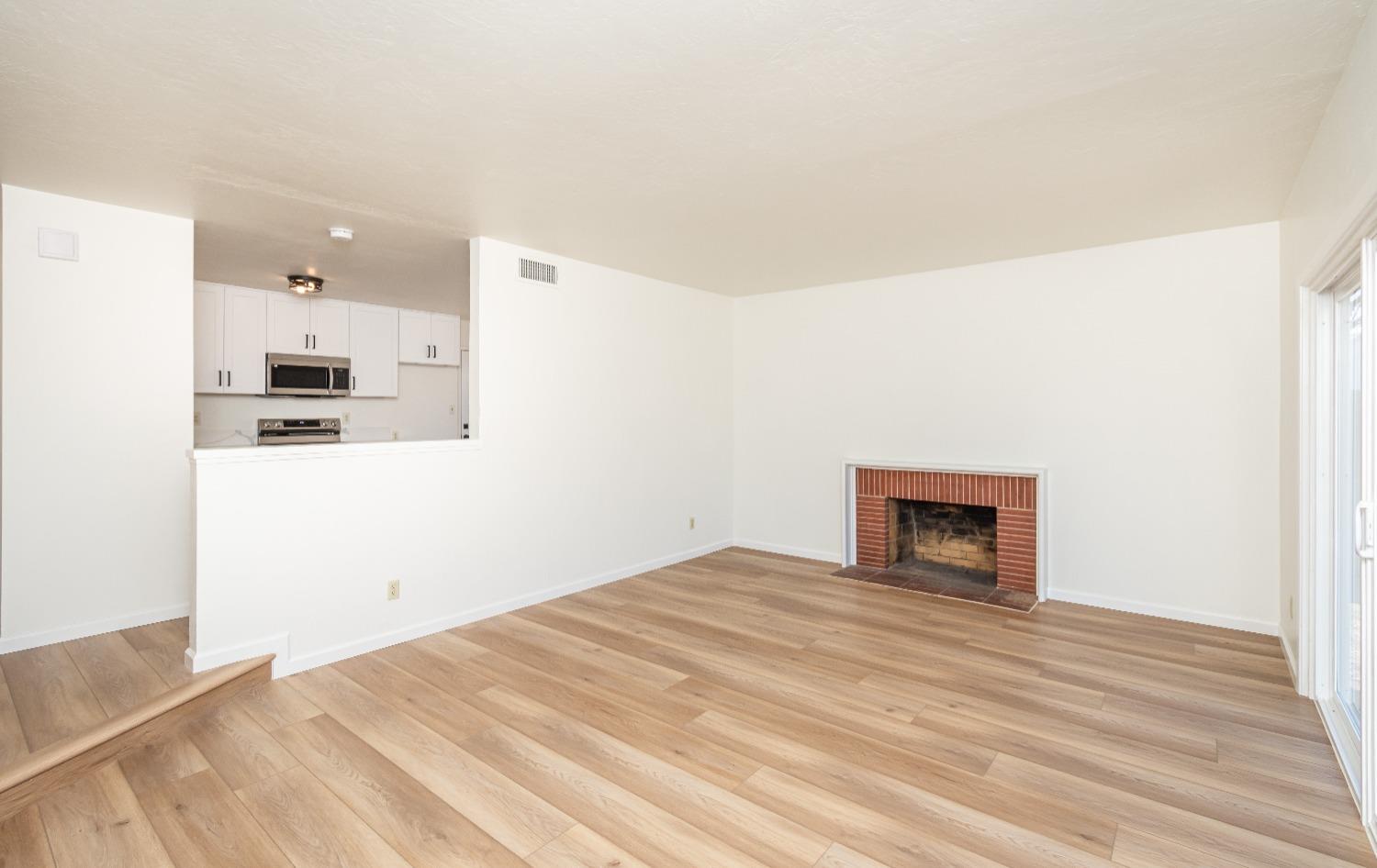 5039 Dingman Circle