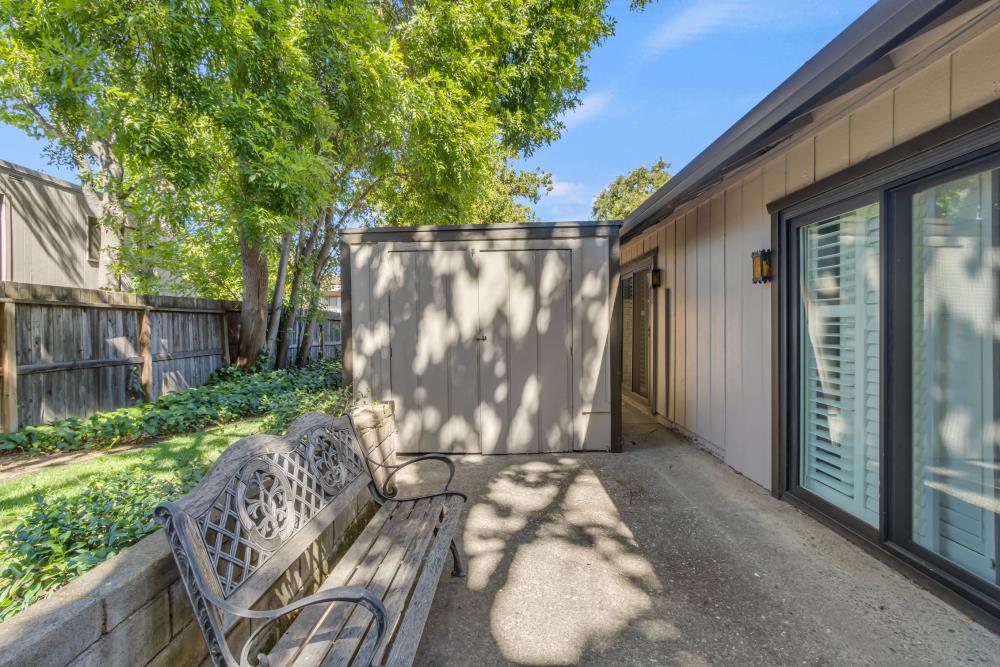 5409 Vin Rose Court