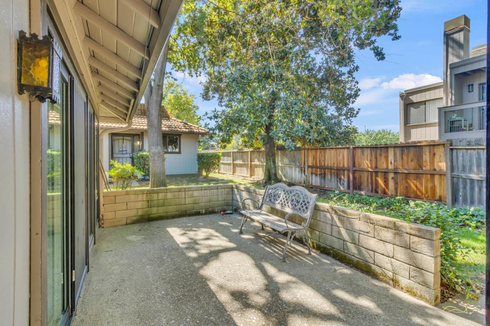 5409 Vin Rose Court