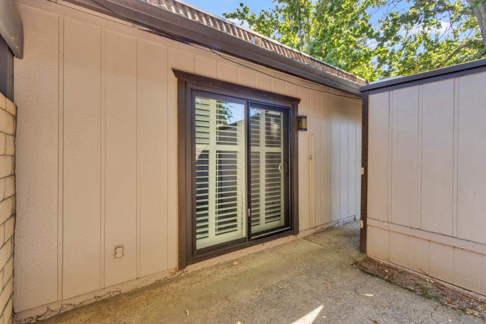 5409 Vin Rose Court