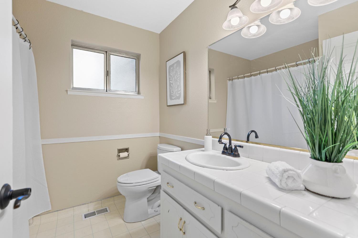 2424 Long Valley Drive