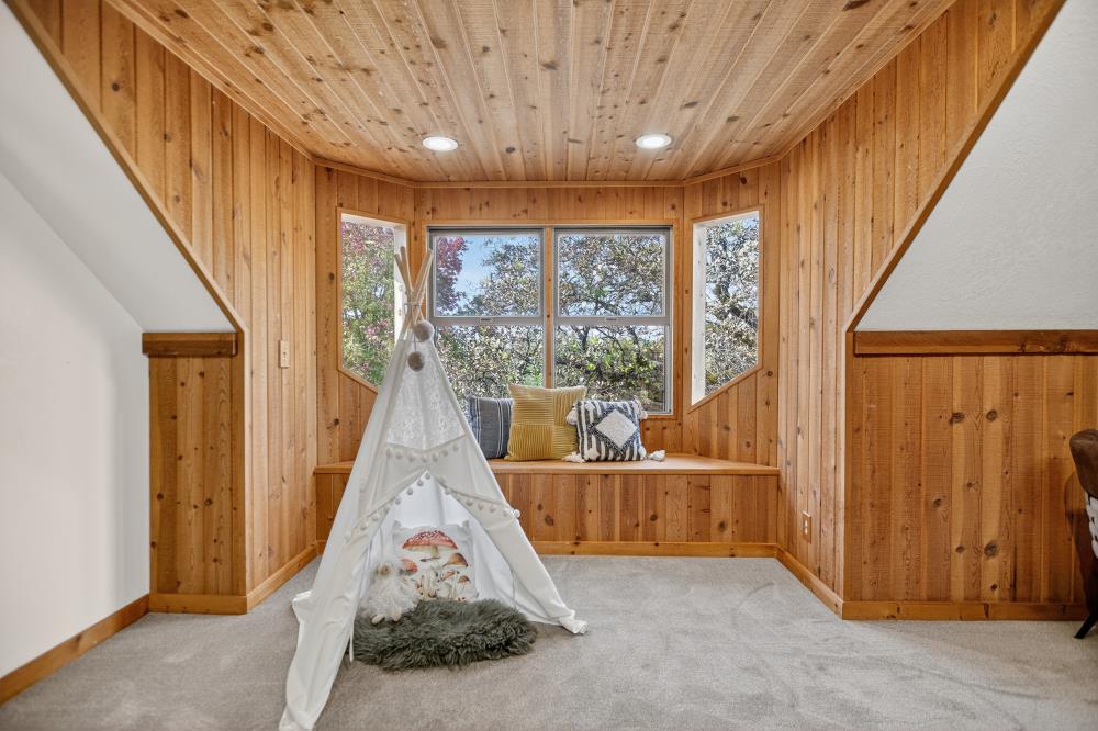 4400 Miller Oak Drive