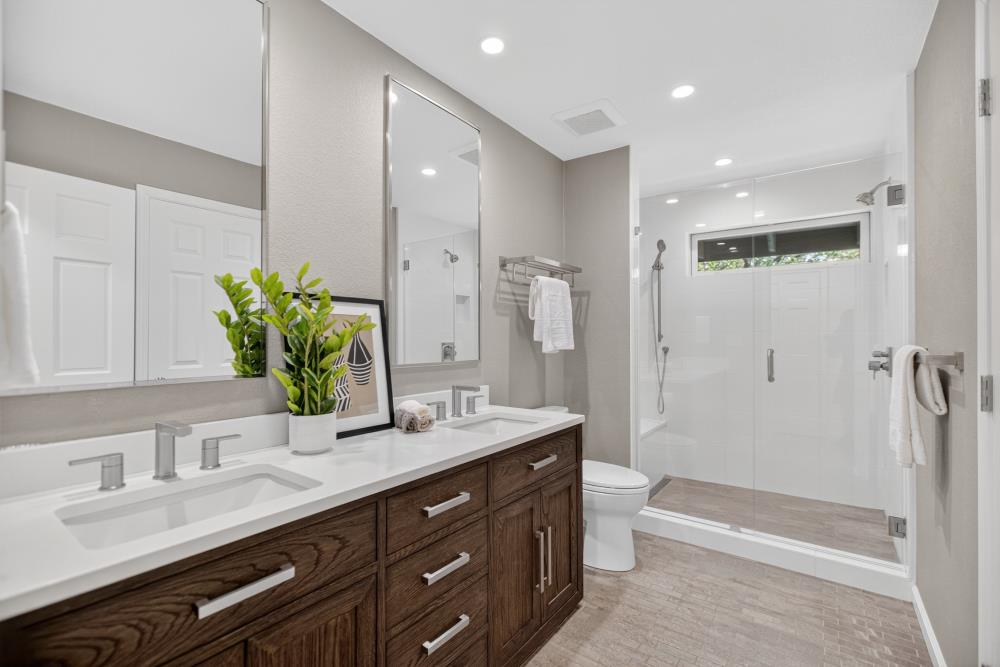 4400 Miller Oak Drive