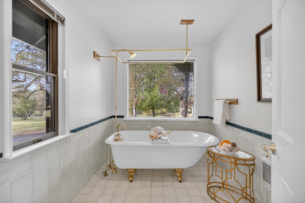 4400 Miller Oak Drive