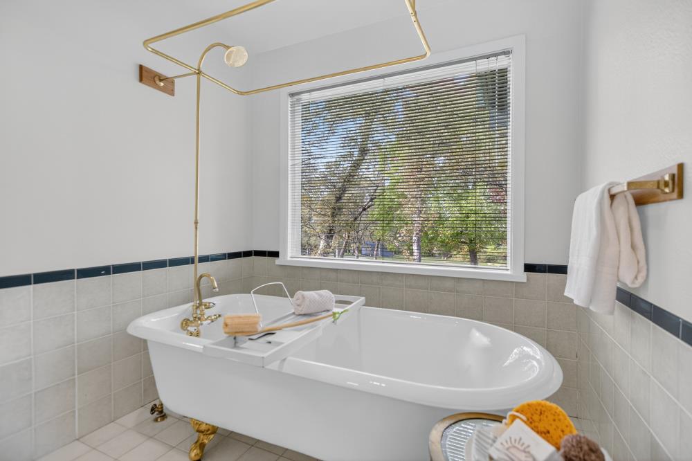 4400 Miller Oak Drive