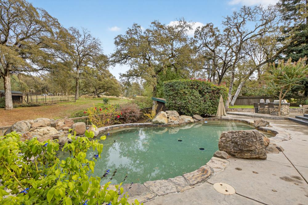 4400 Miller Oak Drive