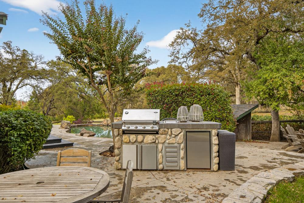 4400 Miller Oak Drive