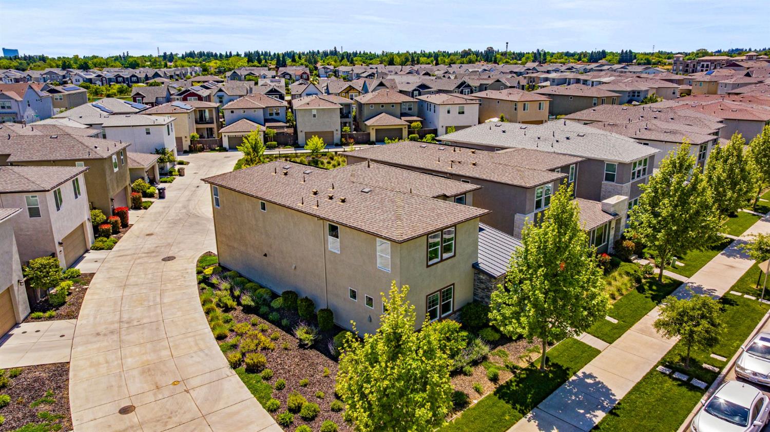 3020 Edgeview Drive
