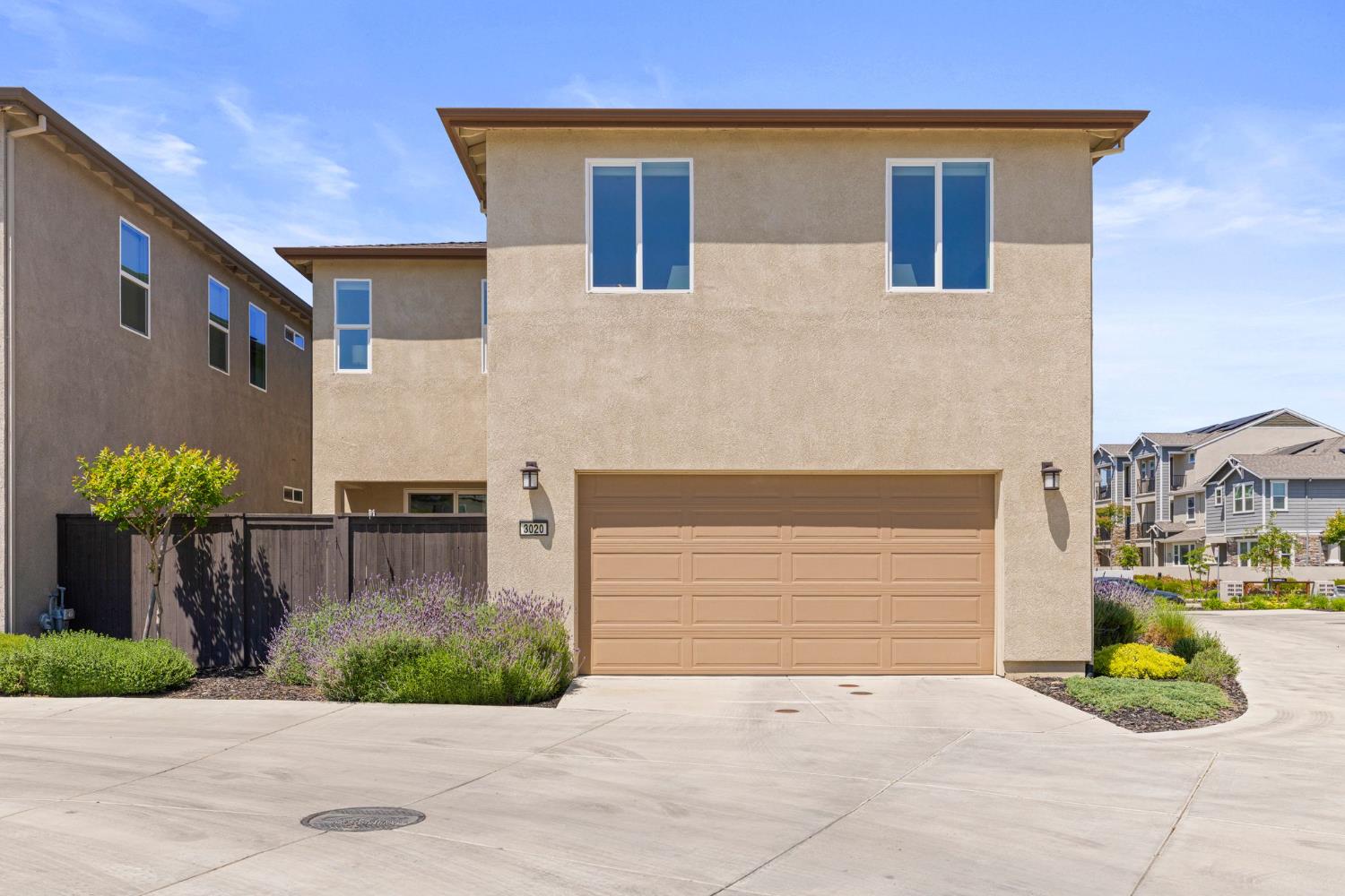 3020 Edgeview Drive