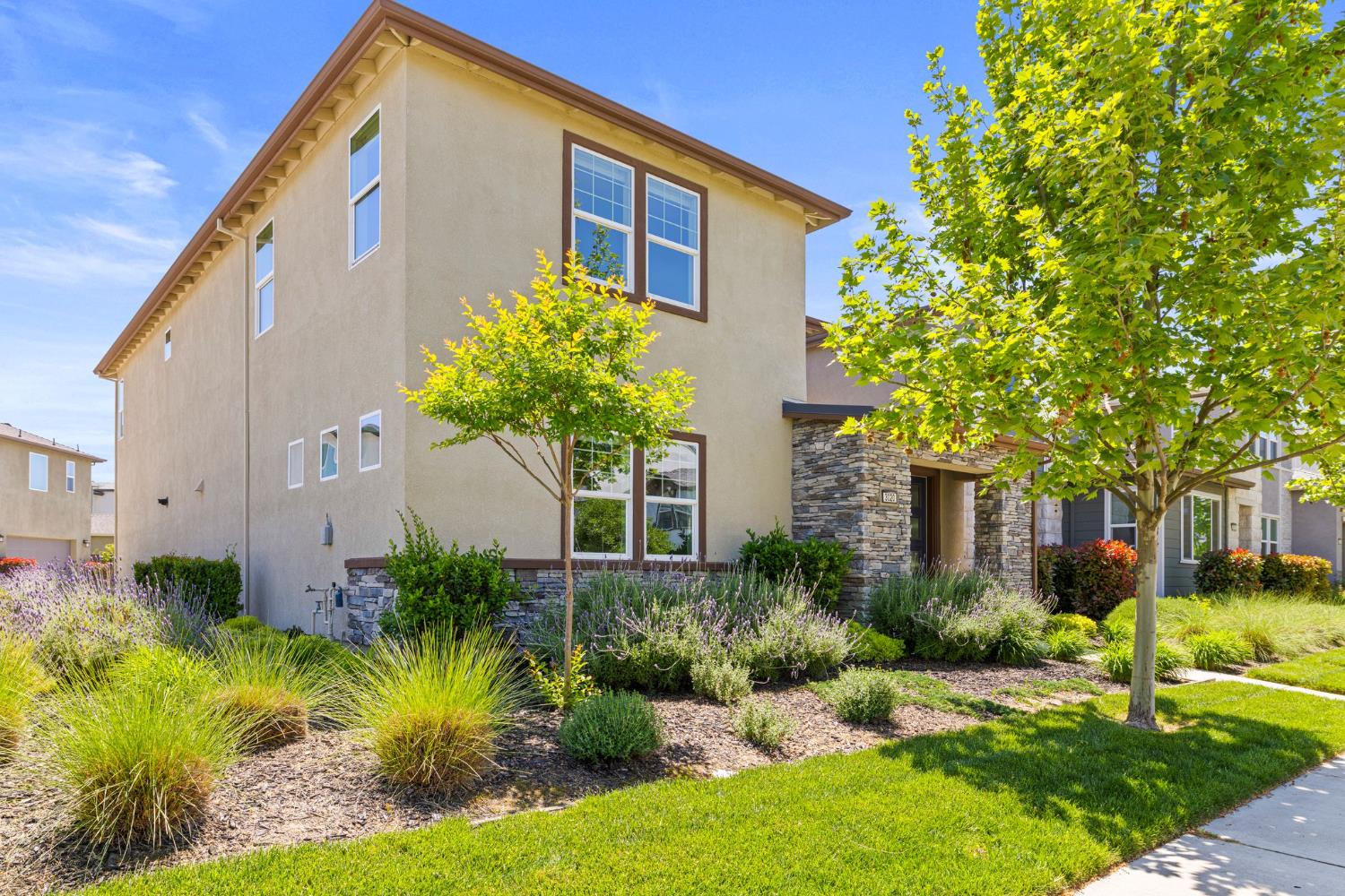 3020 Edgeview Drive