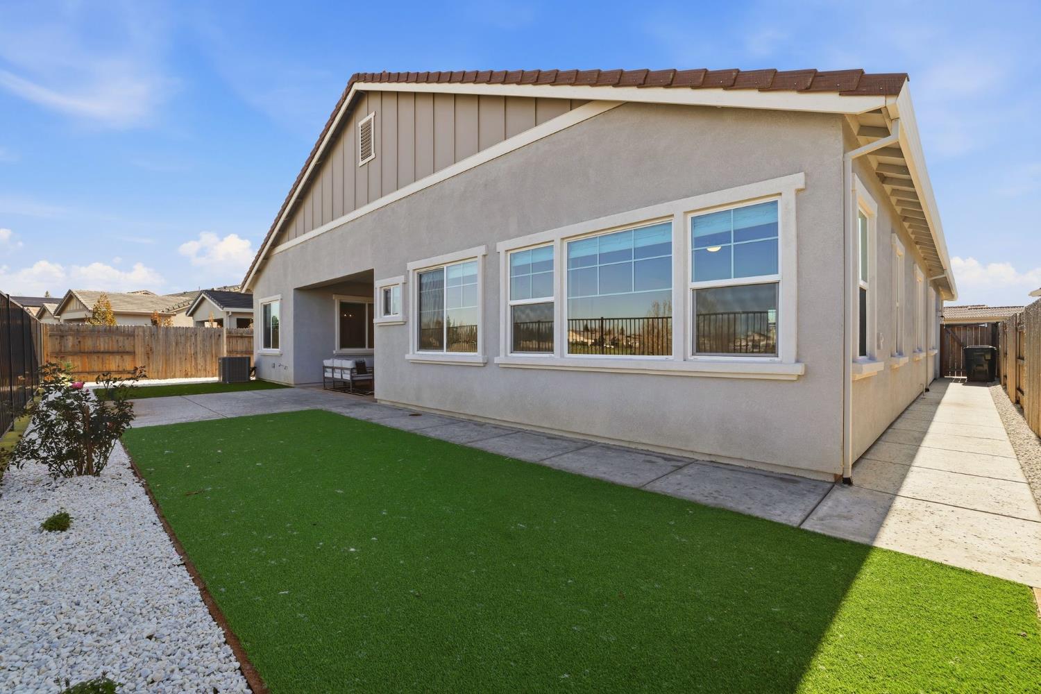 2121 Arbor Ridge Drive