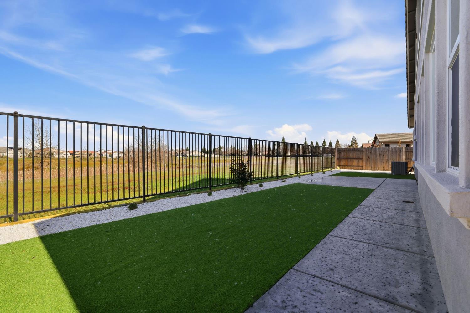 2121 Arbor Ridge Drive