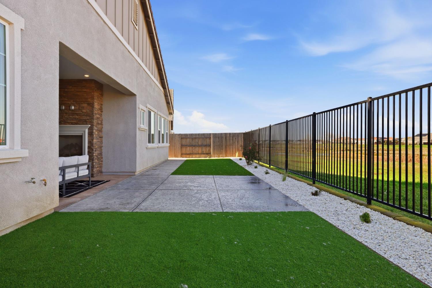 2121 Arbor Ridge Drive