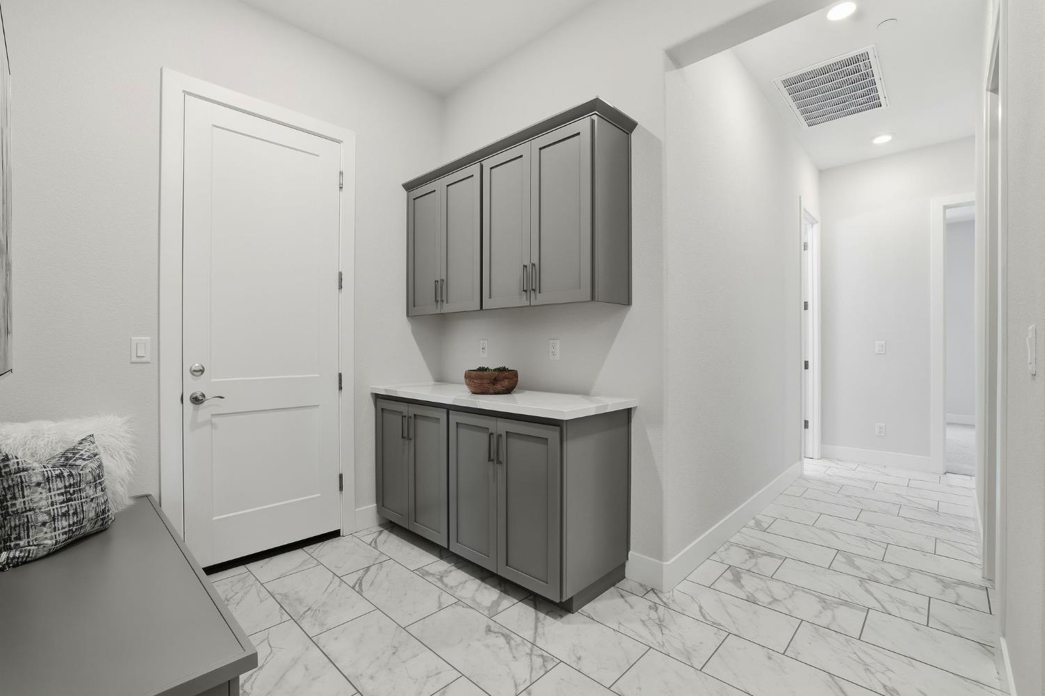 2121 Arbor Ridge Drive