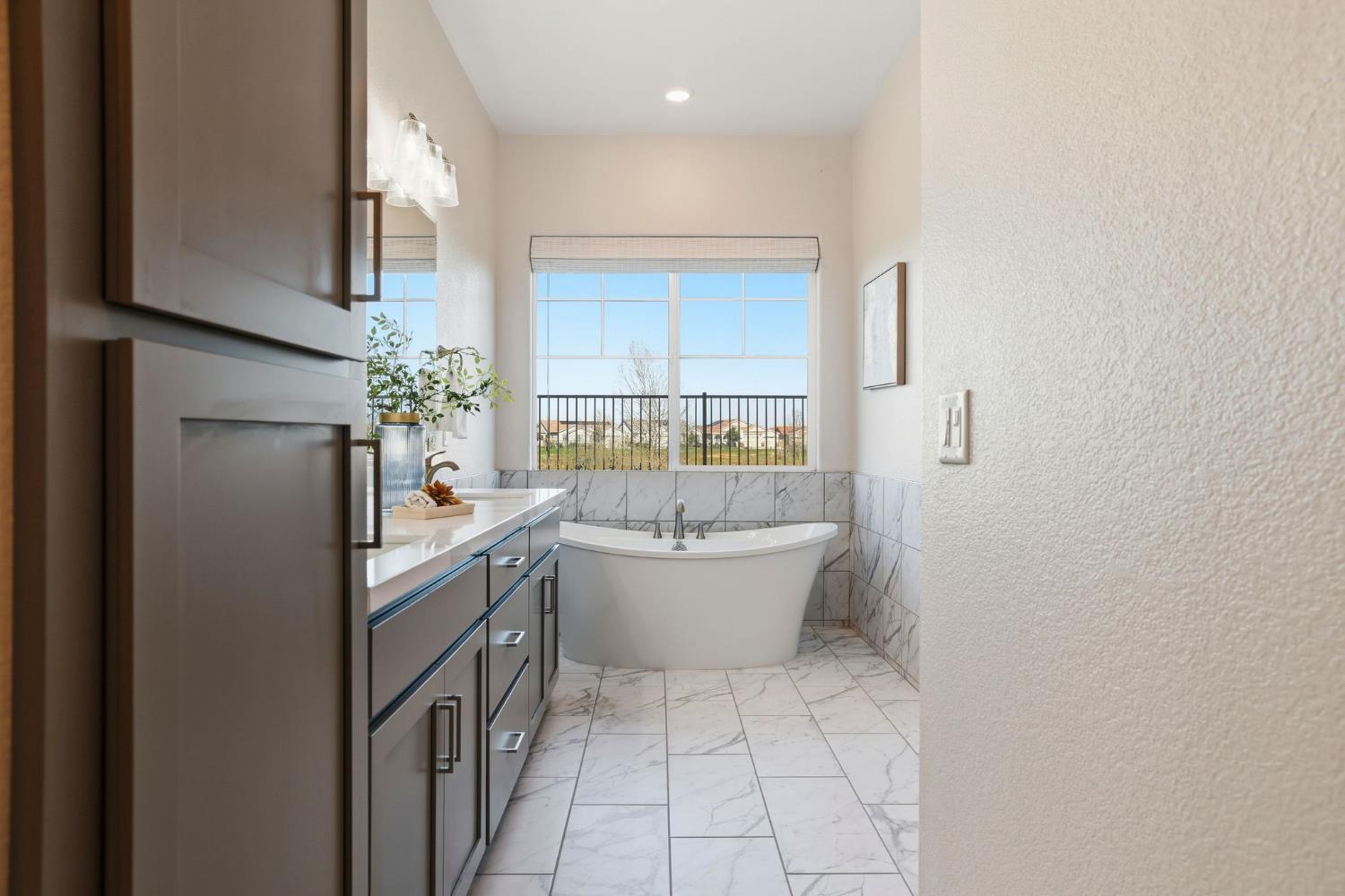 2121 Arbor Ridge Drive