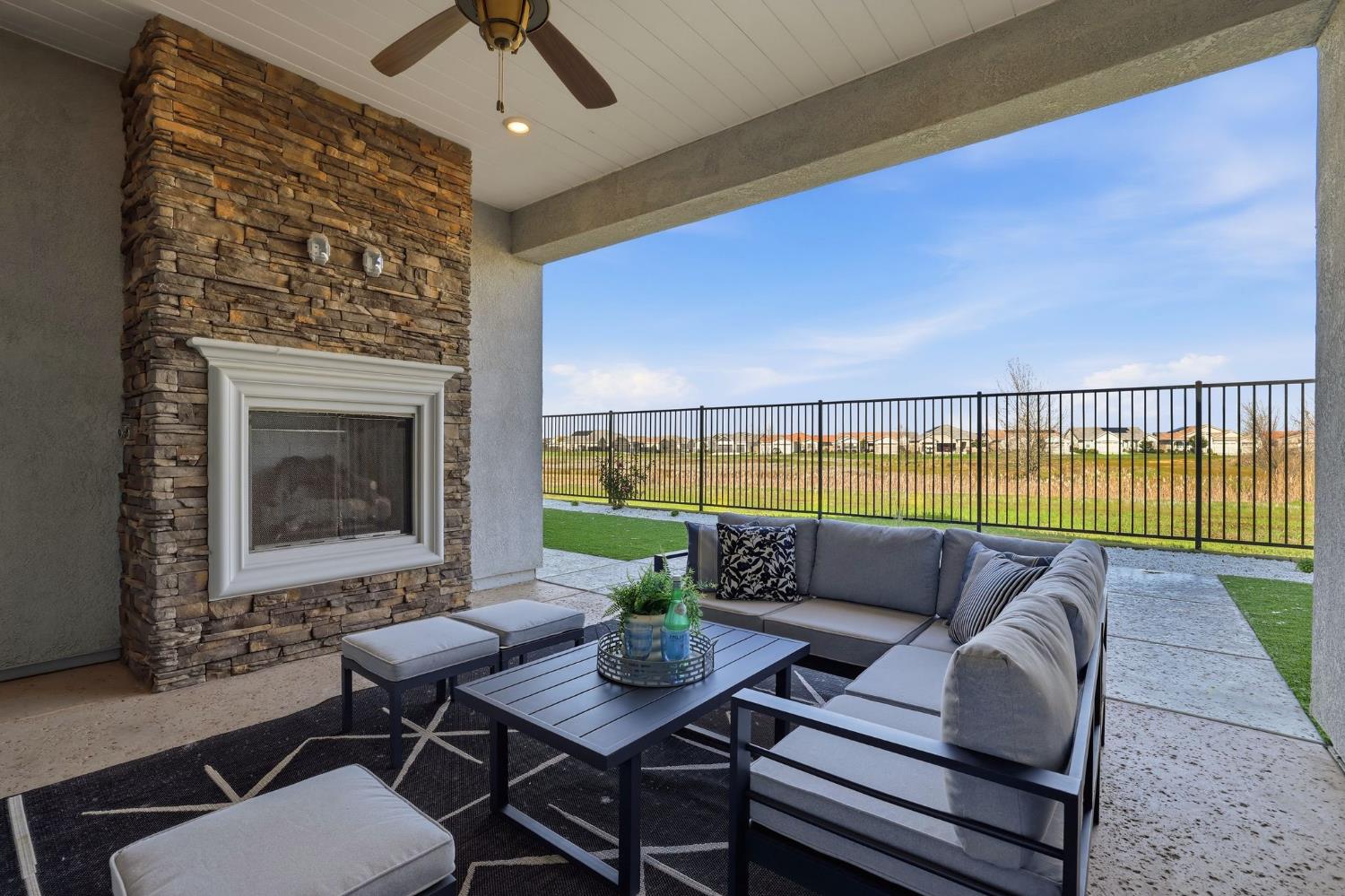 2121 Arbor Ridge Drive