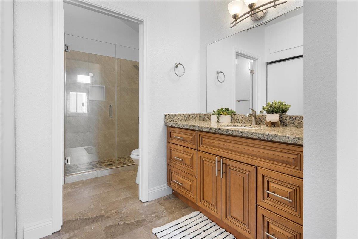 1019 Dornajo Way 225