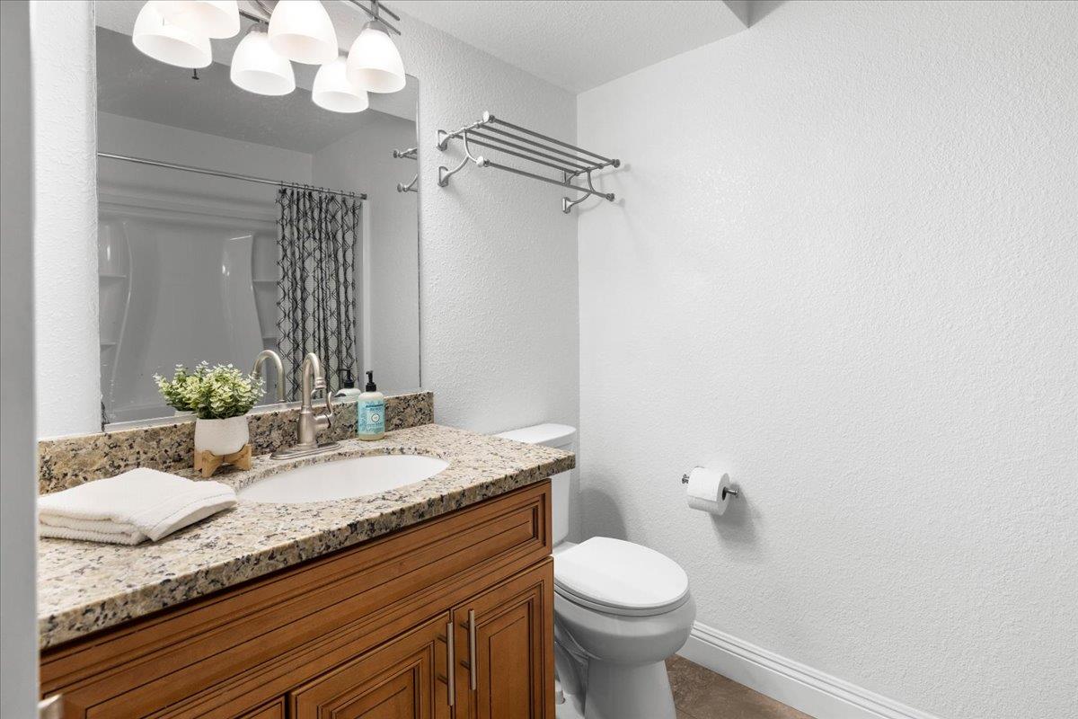 1019 Dornajo Way 225