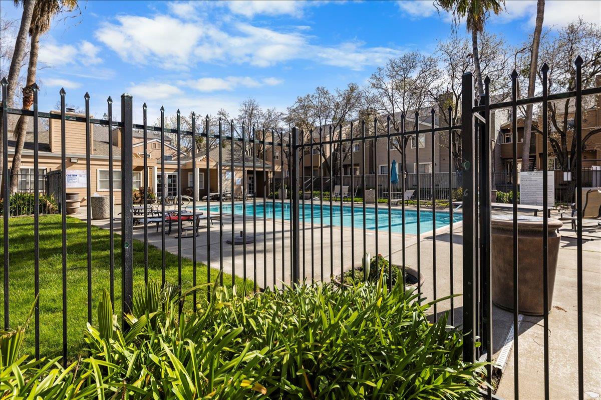 1019 Dornajo Way 225