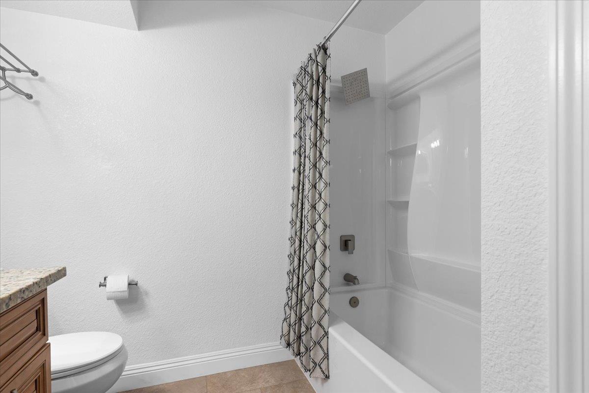 1019 Dornajo Way 225