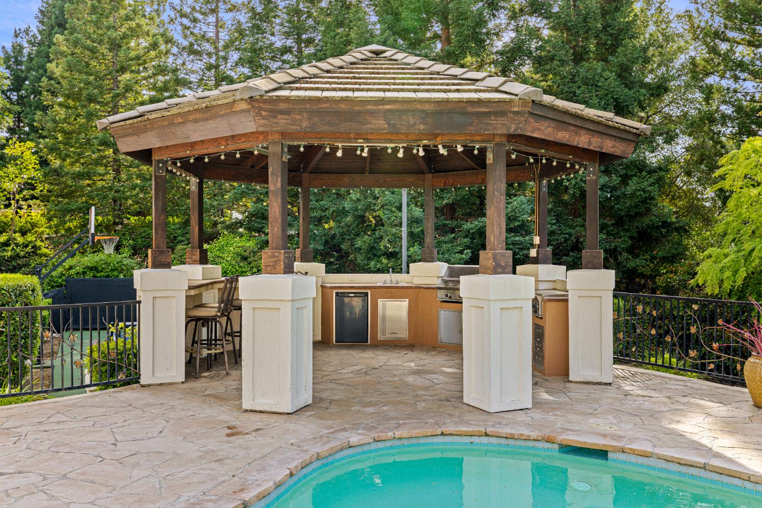 9505 Ashbourne Court