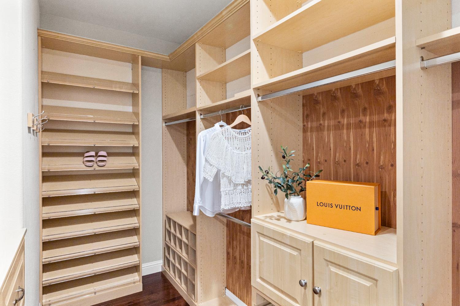 9505 Ashbourne Court