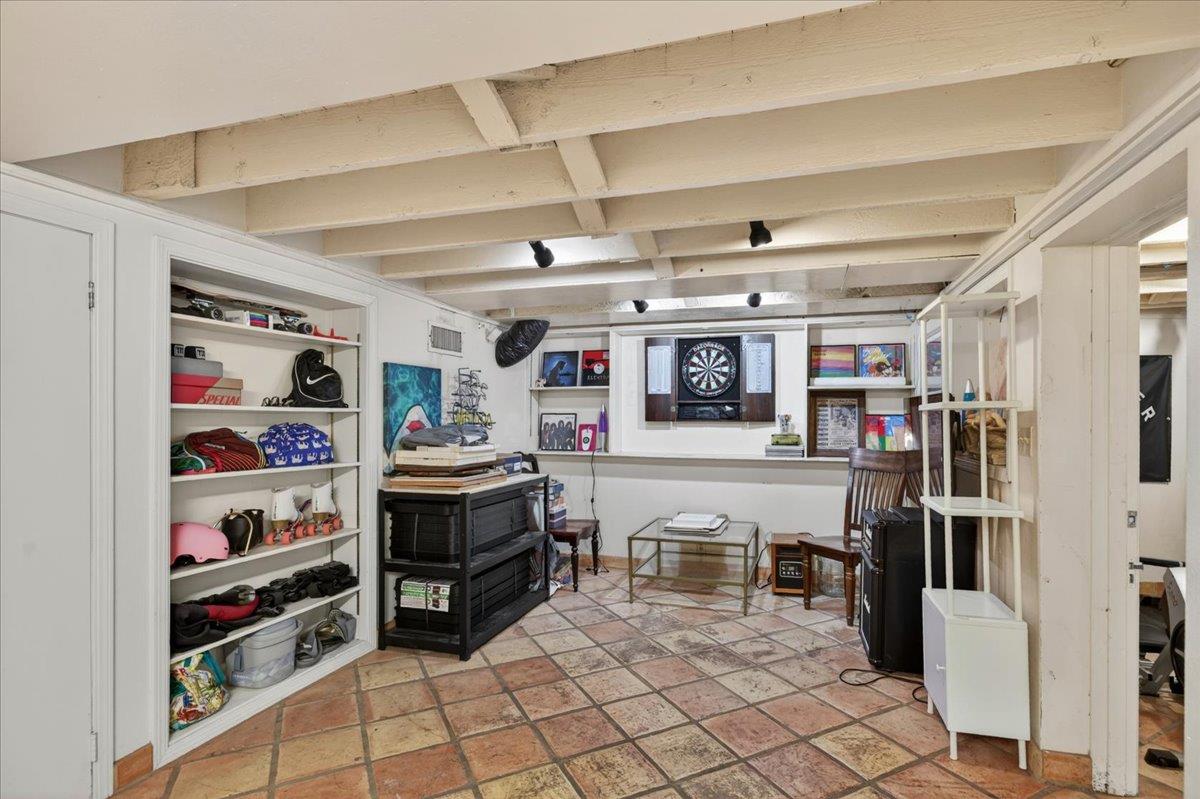 2301 Capitol Avenue